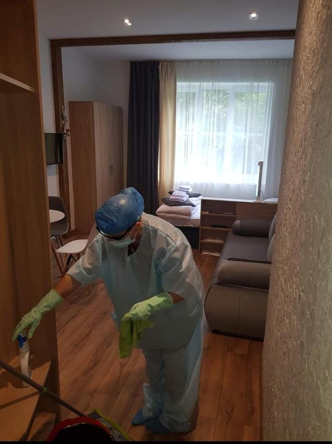 Затишні Смарт-Квартири В Історичному Центрі! Apartment Uzhhorod Ngoại thất bức ảnh