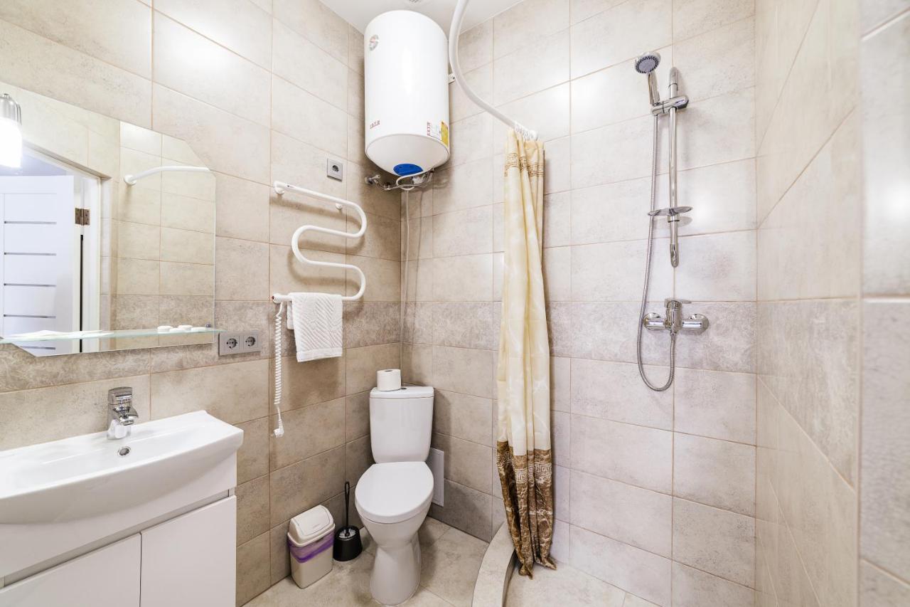 Затишні Смарт-Квартири В Історичному Центрі! Apartment Uzhhorod Ngoại thất bức ảnh
