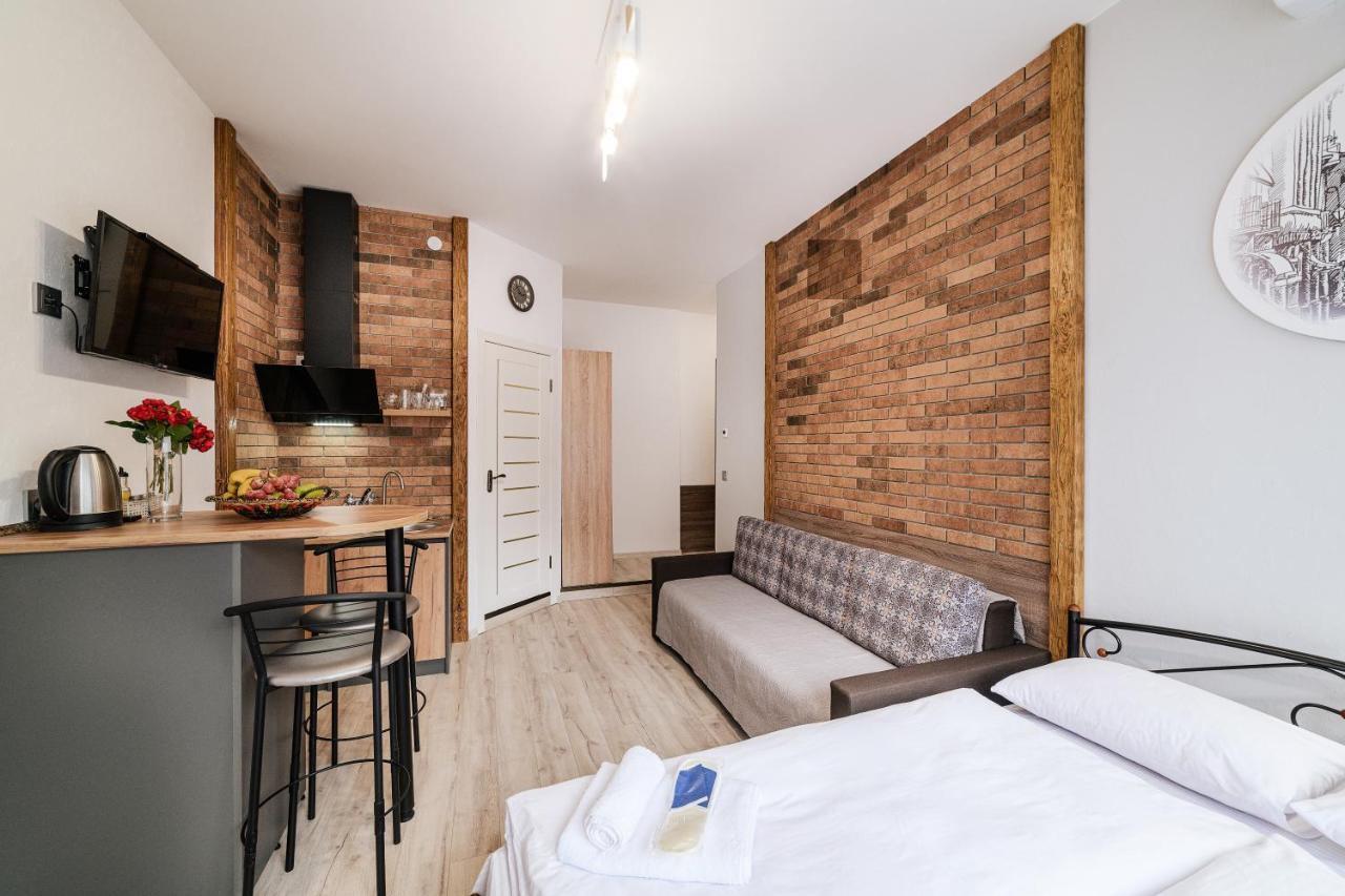 Затишні Смарт-Квартири В Історичному Центрі! Apartment Uzhhorod Ngoại thất bức ảnh