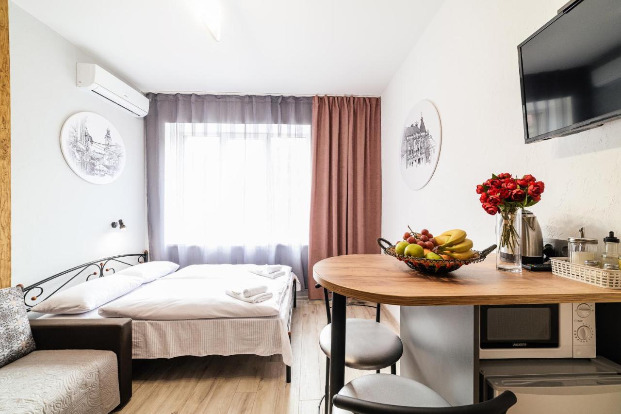 Затишні Смарт-Квартири В Історичному Центрі! Apartment Uzhhorod Ngoại thất bức ảnh