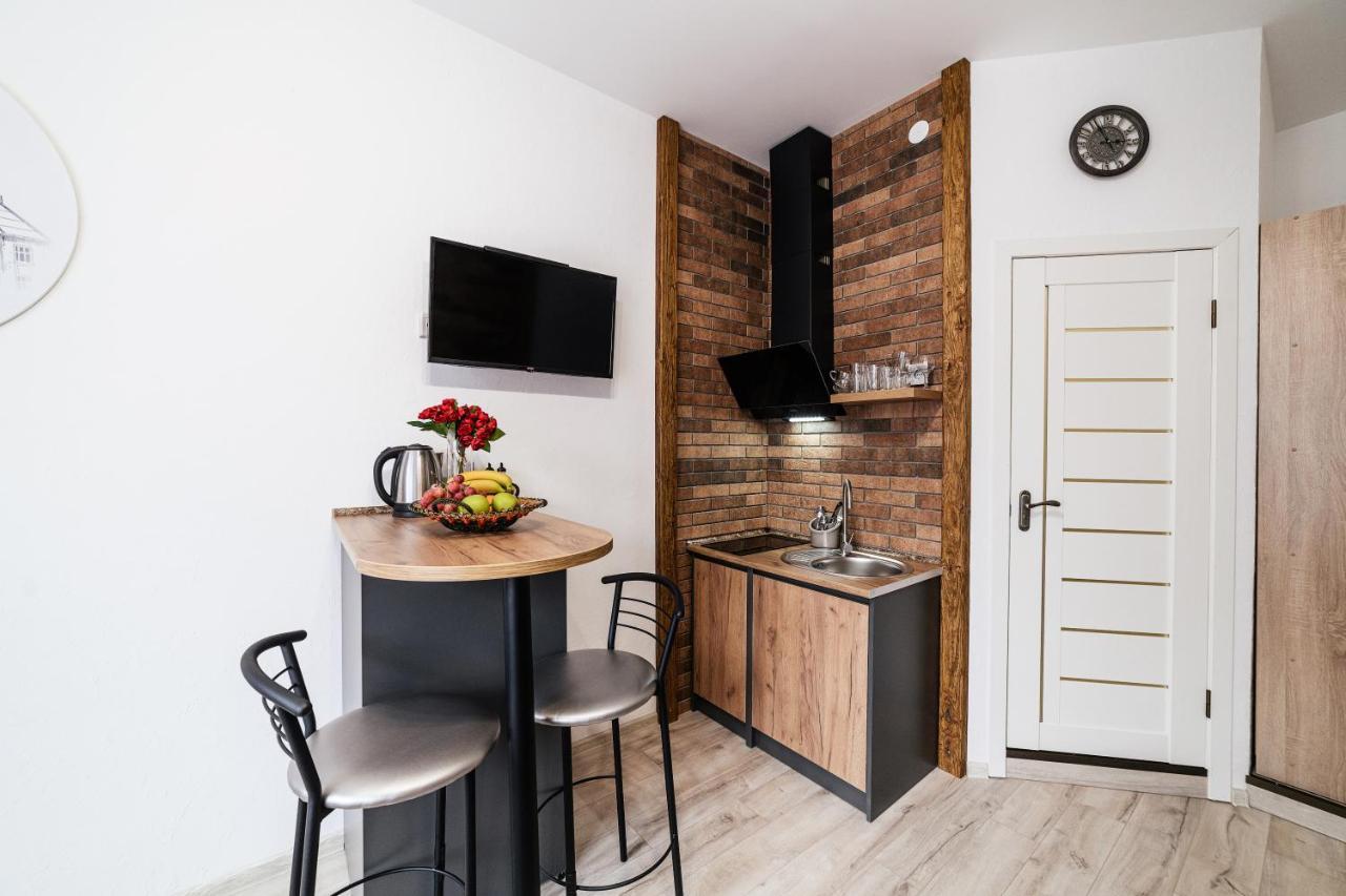 Затишні Смарт-Квартири В Історичному Центрі! Apartment Uzhhorod Ngoại thất bức ảnh