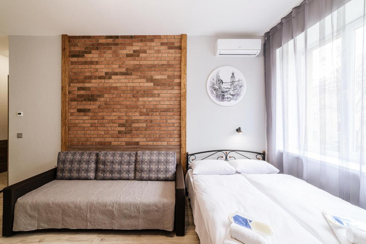 Затишні Смарт-Квартири В Історичному Центрі! Apartment Uzhhorod Ngoại thất bức ảnh