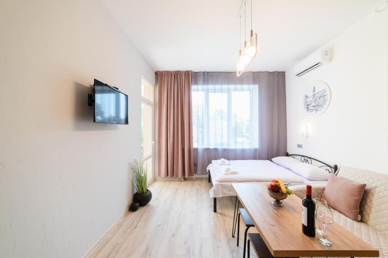 Затишні Смарт-Квартири В Історичному Центрі! Apartment Uzhhorod Ngoại thất bức ảnh