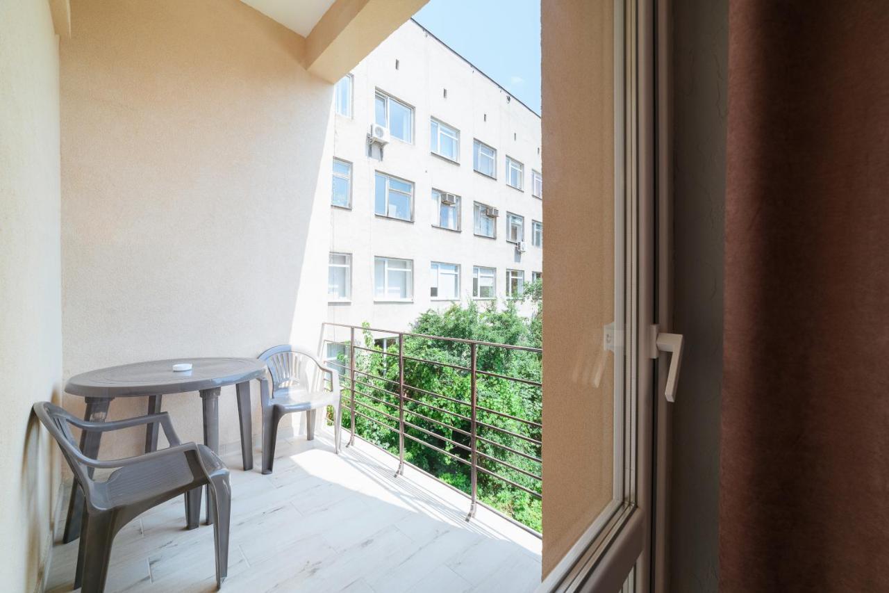 Затишні Смарт-Квартири В Історичному Центрі! Apartment Uzhhorod Ngoại thất bức ảnh