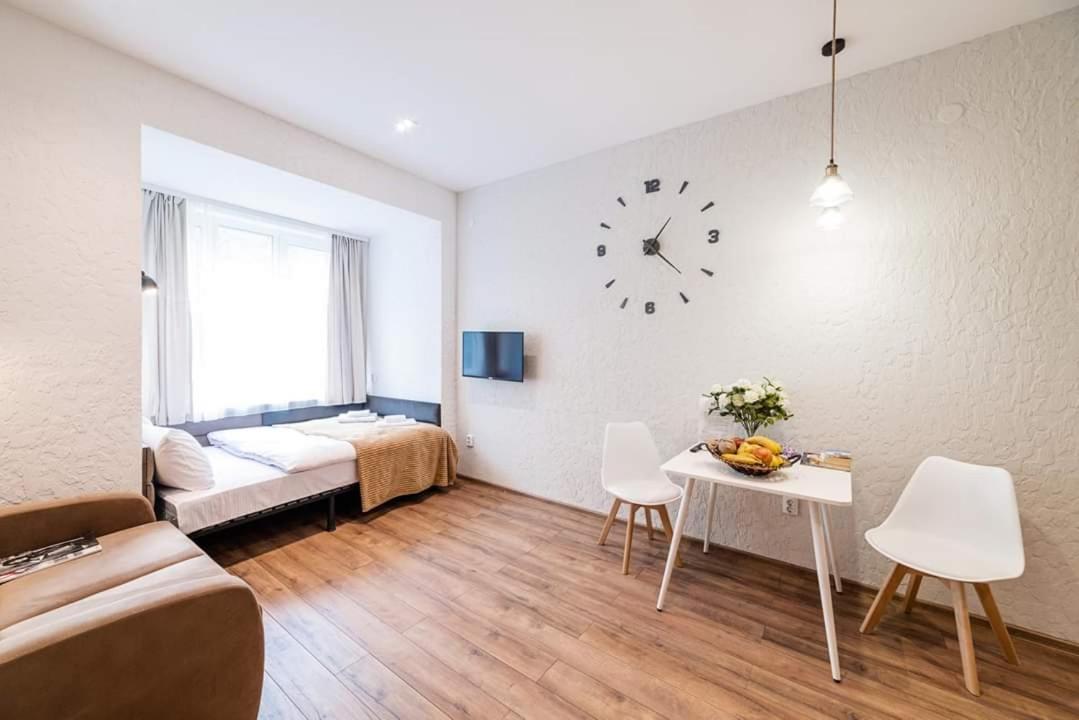Затишні Смарт-Квартири В Історичному Центрі! Apartment Uzhhorod Ngoại thất bức ảnh