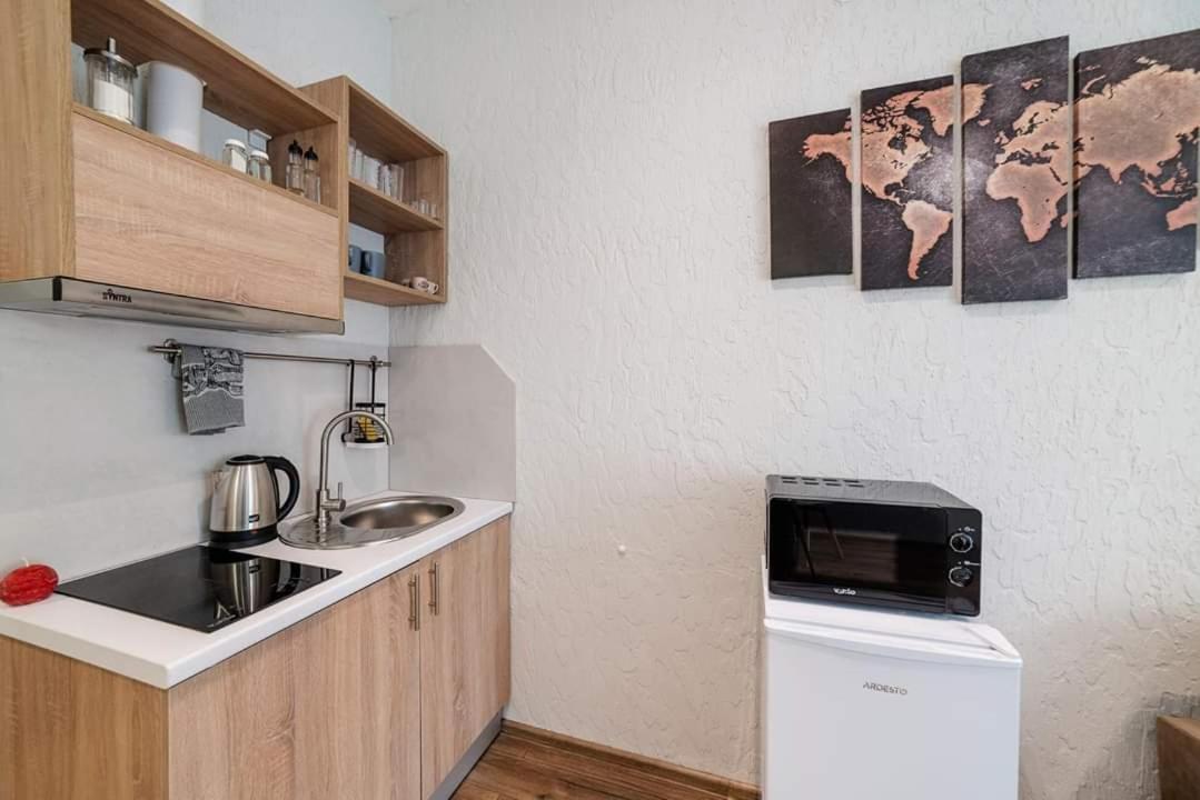 Затишні Смарт-Квартири В Історичному Центрі! Apartment Uzhhorod Ngoại thất bức ảnh