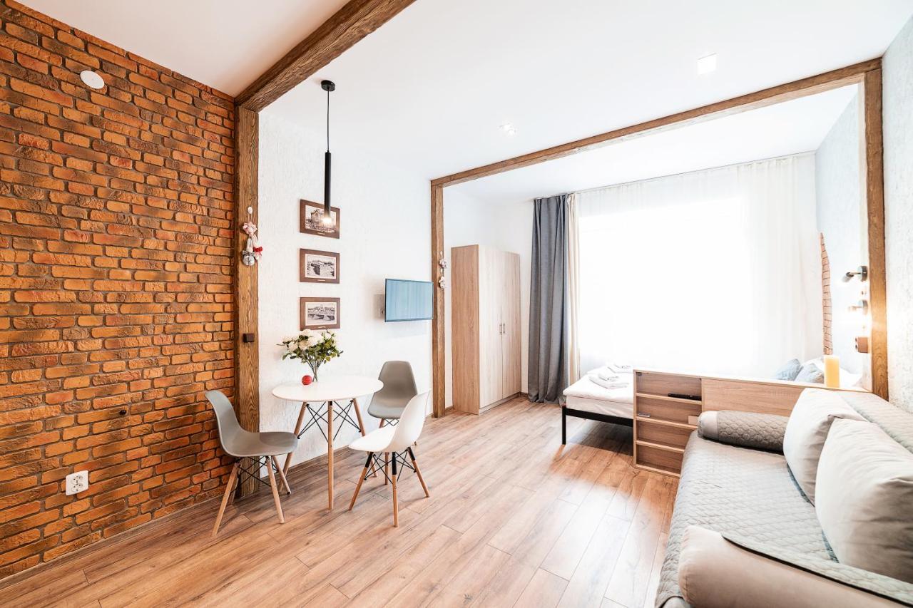 Затишні Смарт-Квартири В Історичному Центрі! Apartment Uzhhorod Ngoại thất bức ảnh