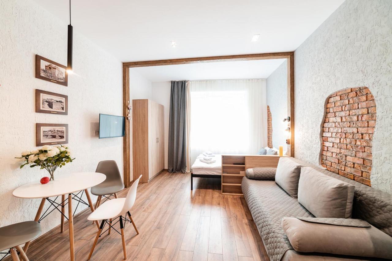 Затишні Смарт-Квартири В Історичному Центрі! Apartment Uzhhorod Ngoại thất bức ảnh